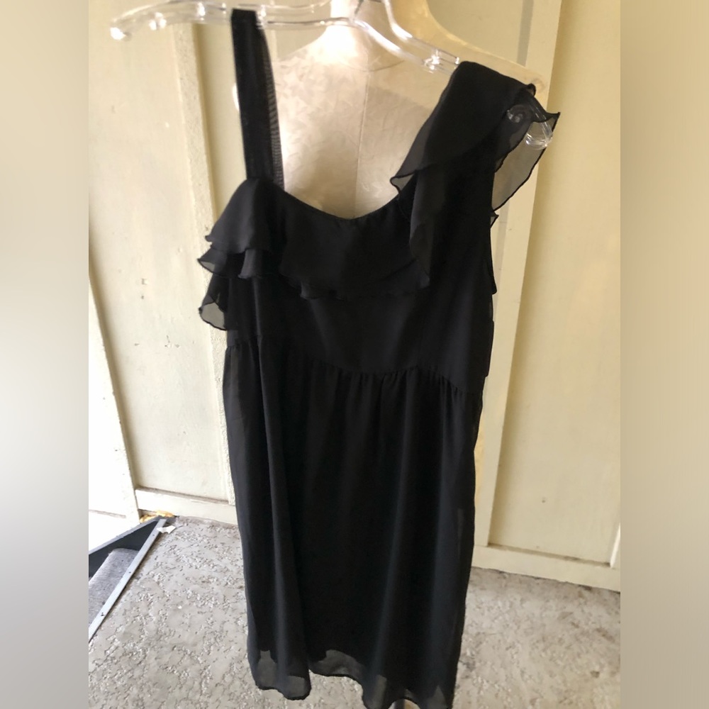 Thanx Collection, ladies beautiful black dress size medium
